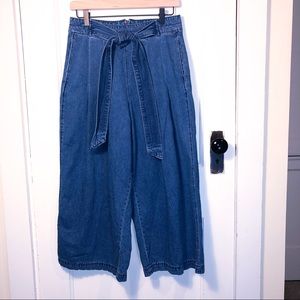 Universal Thread Wide Leg Crop Jean